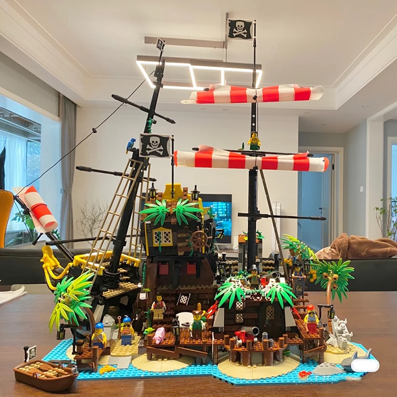 2545 PCS Pirate Barracuda Bay Blocks Girl Friends City Idea Ship Boat In A Bottle Bricks 1 - LEPIN Germany